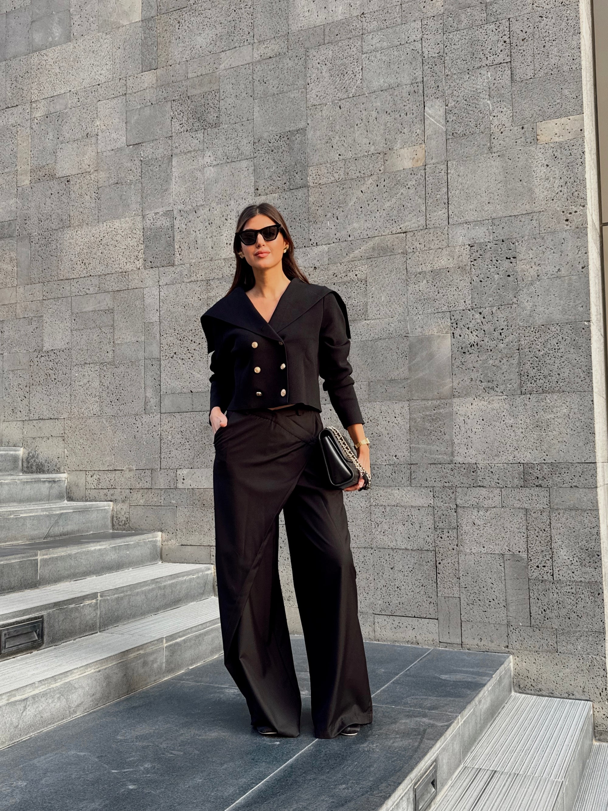 Linea Pants in Black